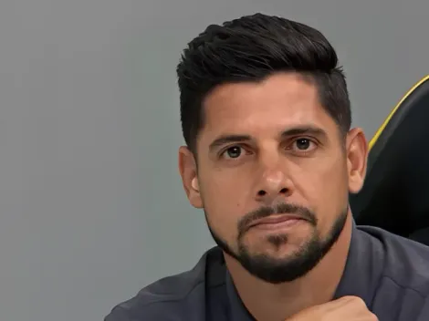 Cicinho prevê vitória por goleada do Flu contra o SPFC