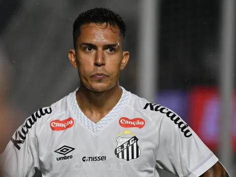 Igor Vinícius se firma entre os titulares do Santos com Vojvoda