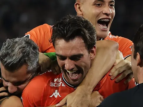 Léo Jardim vira herói e leva o Vasco à final