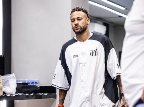 Neymar fará cirurgia no joelho antes de renovar com o Santos