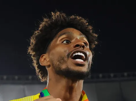 Hugo Souza cutuca Vegetti após título