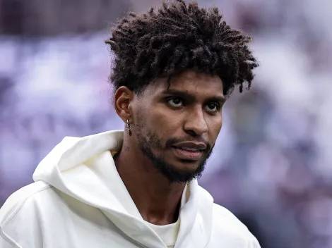 Hugo Souza manda recado para Vegetti e Vasco após título do Corinthians