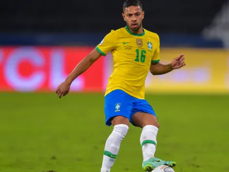 Galo encaminha contratação de Renan Lodi até 2030