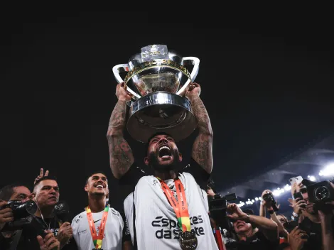 Corinthians: Memphis Depay celebra título e lança nova música