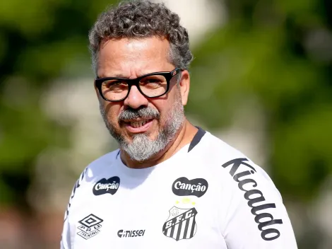 Cleber Xavier desabafa sobre trabalho no Santos e cita “desastre” em goleada contra o Vasco