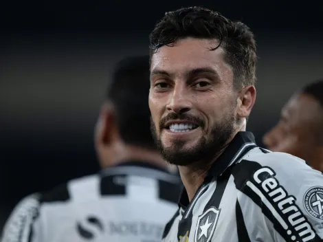 Alex Telles não se vê como ídolo do Botafogo