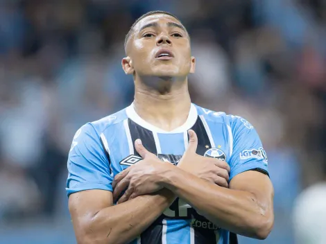 Grêmio mira companheiro de ataque para Carlos Vinicius e negocia com José Enamorado