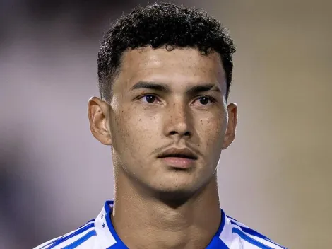 Zagueiro Kelvin chama atenção no Cruzeiro durante Copinha