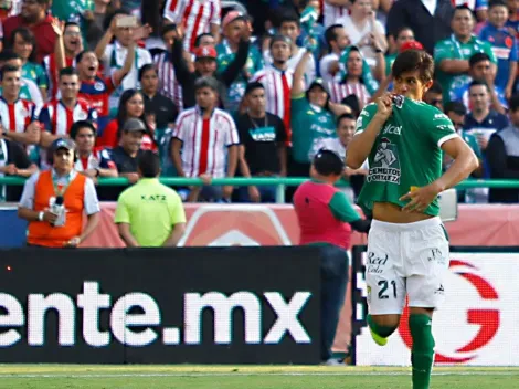 Macías concreta penal y lo festeja ante Chivas