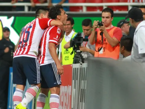 El día que Omar Bravo se convirtió en el máximo goleador