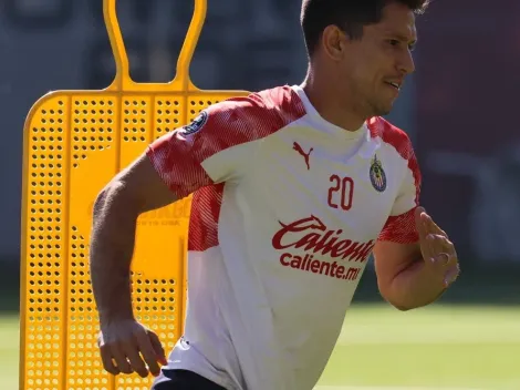 Molina confirma que le queda contrato en Chivas