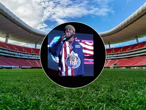 El espectacular jersey de Chivas del artista Jhay Cortez