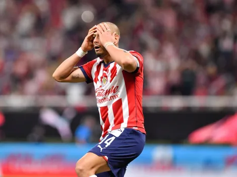 Chicharito, al borde del retiro en pretemporada con Chivas