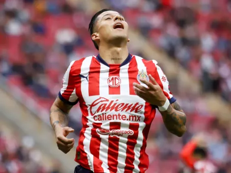 ¿Por qué no juega Carlos Cisneros en Chivas vs. Querétaro?