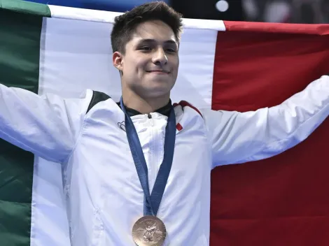 Chivas felicitó a Osmar Olvera por sus medallas en París 2024 y la afición estalló