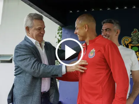 Abrazo del Vasco Aguirre a Chicharito: ¿qué se dijeron?