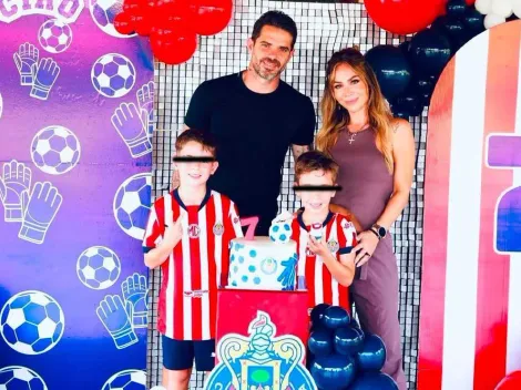 Familia de Fernando Gago presumió su amor por Chivas