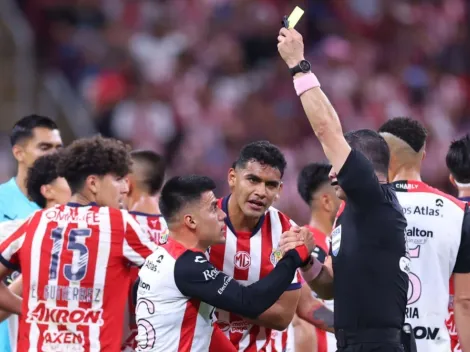 Comisión de Árbitros reveló audios del VAR y admitió error contra Chivas