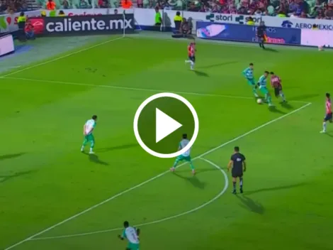 Santiago Sandoval casi cierra el estadio con un golazo ante Santos Laguna
