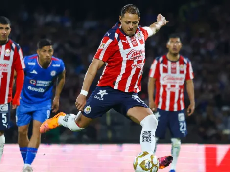 El jugador de Cruz Azul que se acercó a Chicharito para animarlo