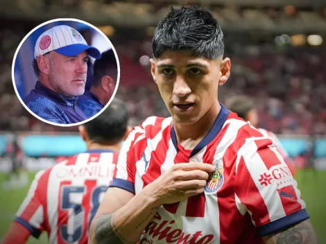 Alan Pulido reapareció con el uniforme de Chivas