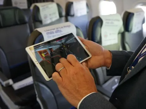 La Roja viaja a Lima en un avión tipo museo interactivo