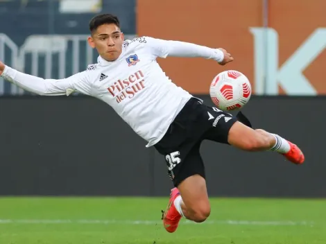 Joan Cruz no es considerado en Colo Colo y solo sonríe en La Roja