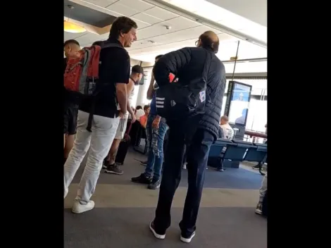 VIDEO: Alfredo Stohwing recibió cánticos en su contra en el Aeropuerto de Santiago