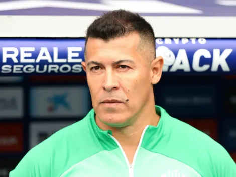 “Depende de Almirón”: el motivo que pausa la presentación del primer refuerzo de Colo Colo