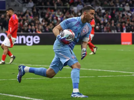 Claudio Bravo sorprende con irónica respuesta sobre consulta sobre su futuro