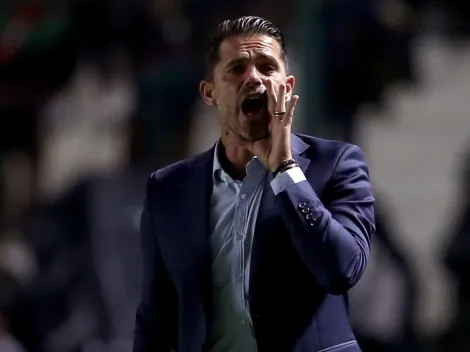 “Empieza a correr o...”: DT de Boca Juniors estalla con compañero de Carlos Palacios