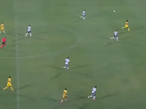 Hinchas no soportan más el rendimiento de Alan Saldivia: "Qué horrible es"