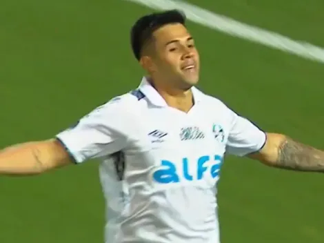 Alexander Aravena destaca con un golazo en la igualdad de Gremio ante Godoy Cruz
