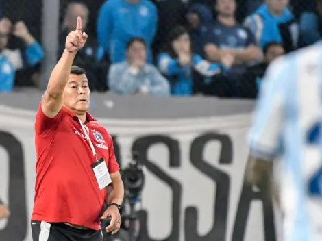 "Tienen que ser sinceros y decirlo": Almirón lanza feroz palo en medio de la debacle de Colo Colo