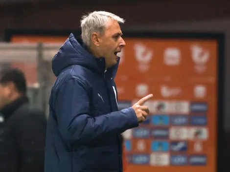 “Parece que están de vacaciones”: Tiago Nunes estalla contra el arbitraje tras derrota de la UC