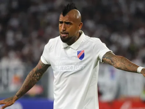 Mientras en Colo Colo gana 120 mil USD al mes: Esto le ofrece Pachuca a Arturo Vidal