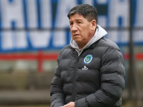 “Me voy”: DT del chileno abandona rueda de prensa tras ser confrontado por periodista