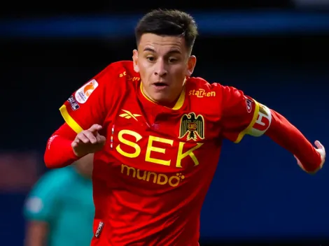 Pablo Aránguiz aplaude a la hinchada de Unión Española y repite su juramento