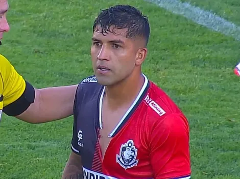 Surrealismo en la B: una corchetera apareció en pleno duelo de la Liguilla del Ascenso