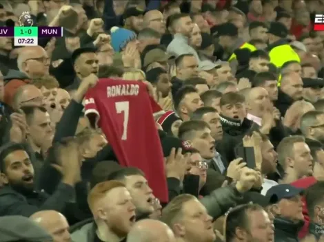 Video: Emocionante homenaje de los hinchas del Liverpool a Ronaldo por su bebé