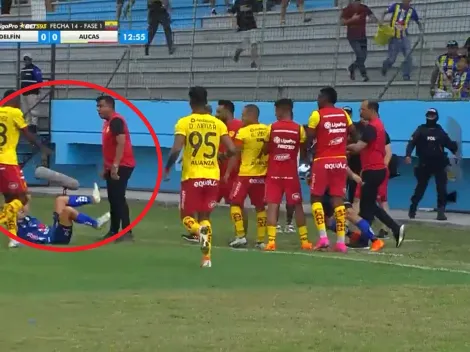 Video: DT en Ecuador agredió a dos jugadores en pleno partido