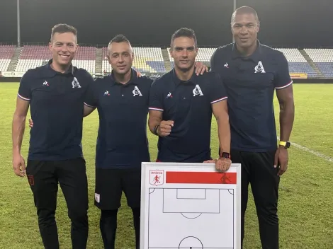 La imagen de cómo es una clase en América de Cali con el tablero de Lucas González