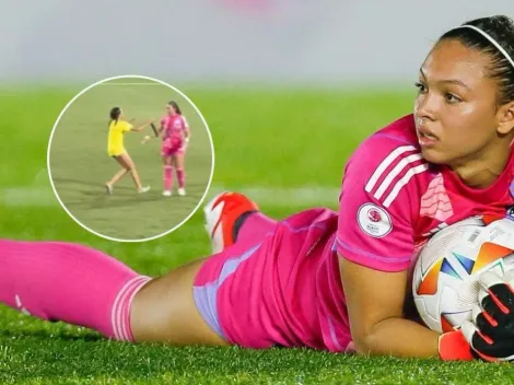 Luisa Agudelo, de la Selección Colombia, recibió regalo de hincha que invadió la cancha