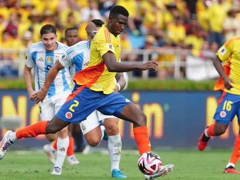 Jugador de la Selección Colombia le festejó en la cara a futbolista de Argentina