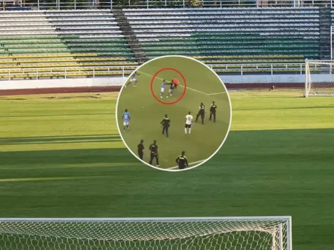 Jugadores en el fútbol colombiano entraron a la cancha a agredir al árbitro