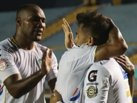 (VIDEO) Va por otro título: Juan Luis Anangonó mete a Comunicaciones en semifinales