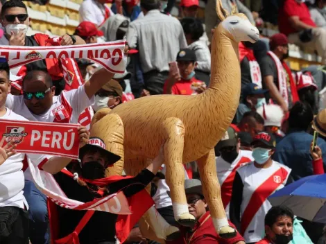 (VIDEO) La insólita forma de 'ayuda' de los hinchas peruanos previo al partido con Ecuador