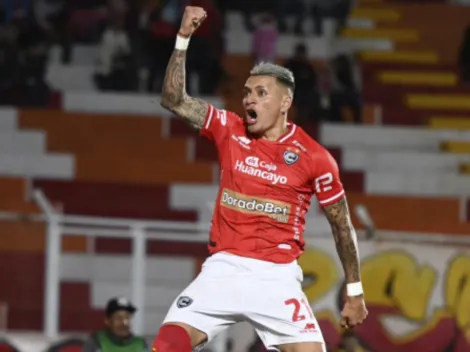 ¡Ya es el máximo goleador! Carlos Garcés anotó un hat-trick en Perú