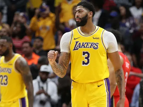 How much does Anthony Davis make in Los Angeles Lakers