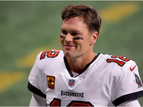 Refs seem to help Tom Brady and the Buccaneers beat the Falcons